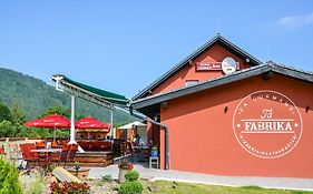 Ta Fabrika Restavracija,Pizzerija In Prenocisca